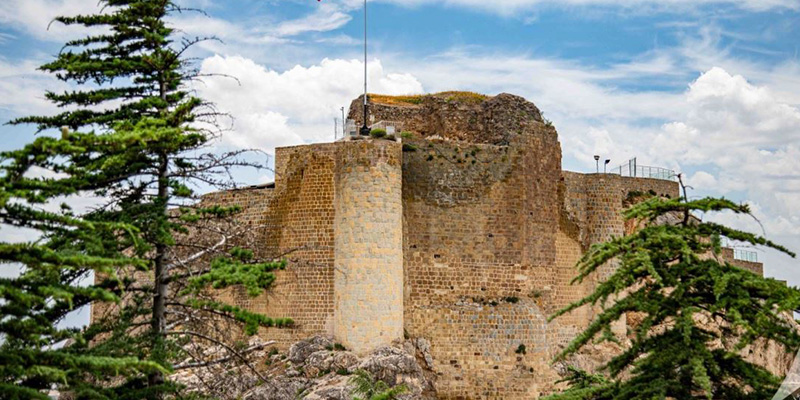 Doğuda gezilecek yerlerden Harput Kalesi